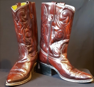 Western Leather Boot, USA sizing 9.5D, maroon.