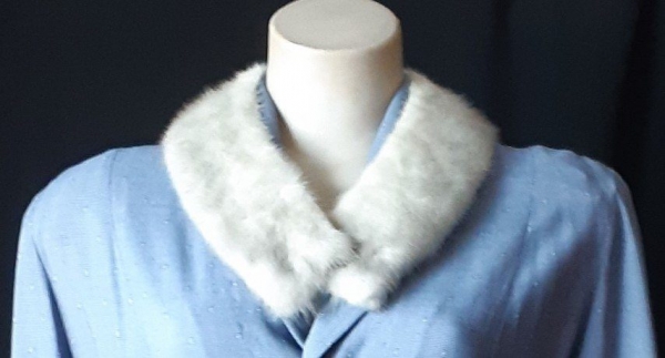 Vintage Detachable fur Collar, pale grey,