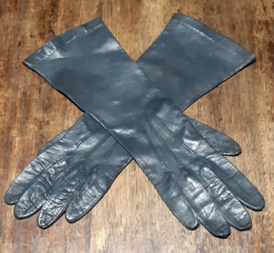 Vintage Gloves, Leather, Black, 3/4 length, size Medium